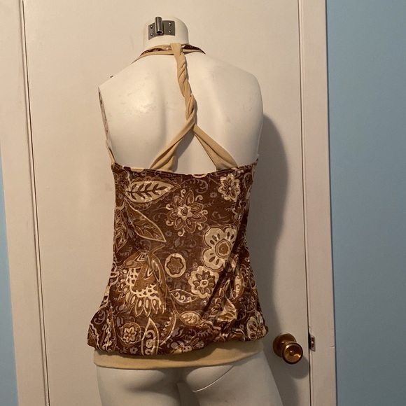 Charlotte Russe Halter Top with unique TwistDesign on back - Picture 3 of 5